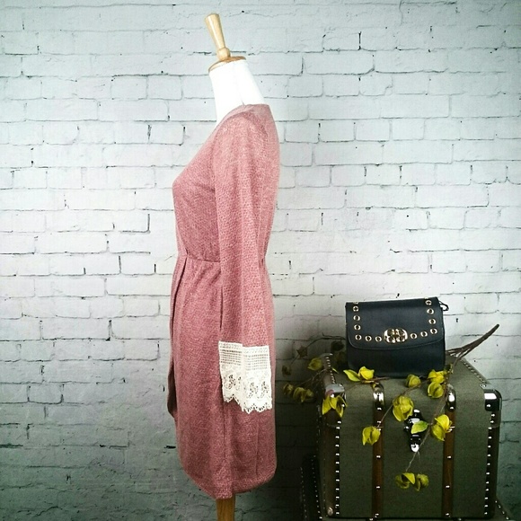 NWOT Illa Illa boho faux wrap dress w/ lace - Picture 2 of 6